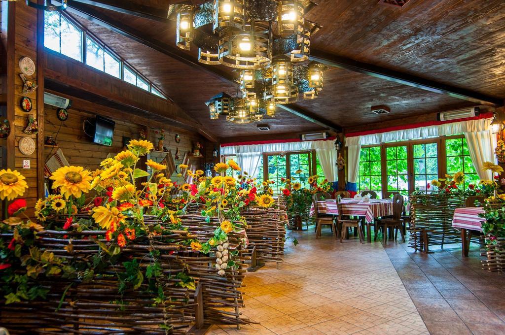 Kolyba House Hotel Kiev Exterior foto